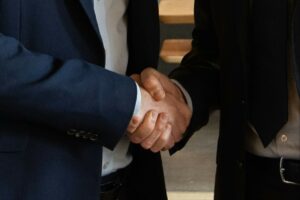 Aucune obligation de vérifier spontanément la régularité de la déchéance du terme d'un prêt prononcée par le prêteur